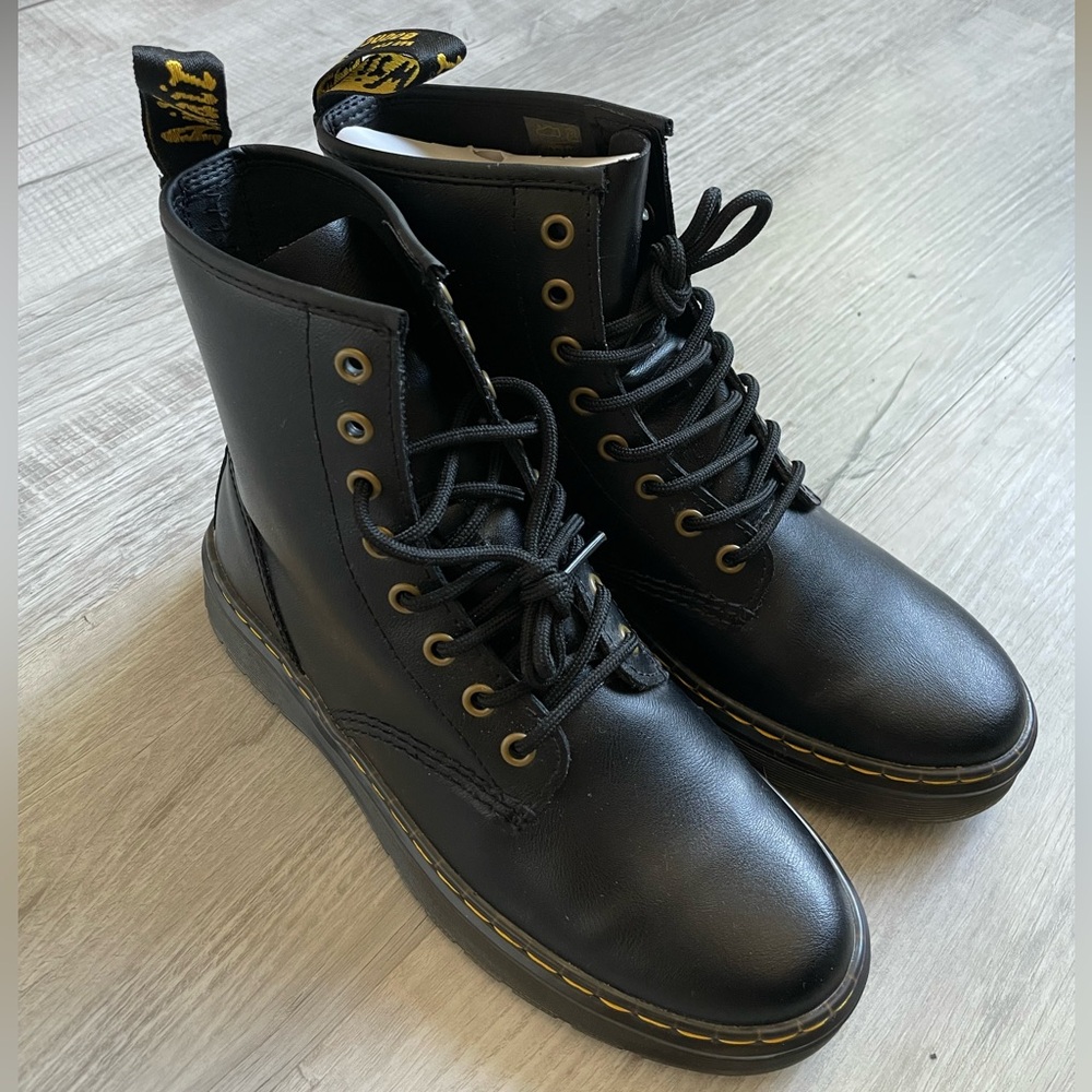 Dr Martens Boots 1460 - NEW